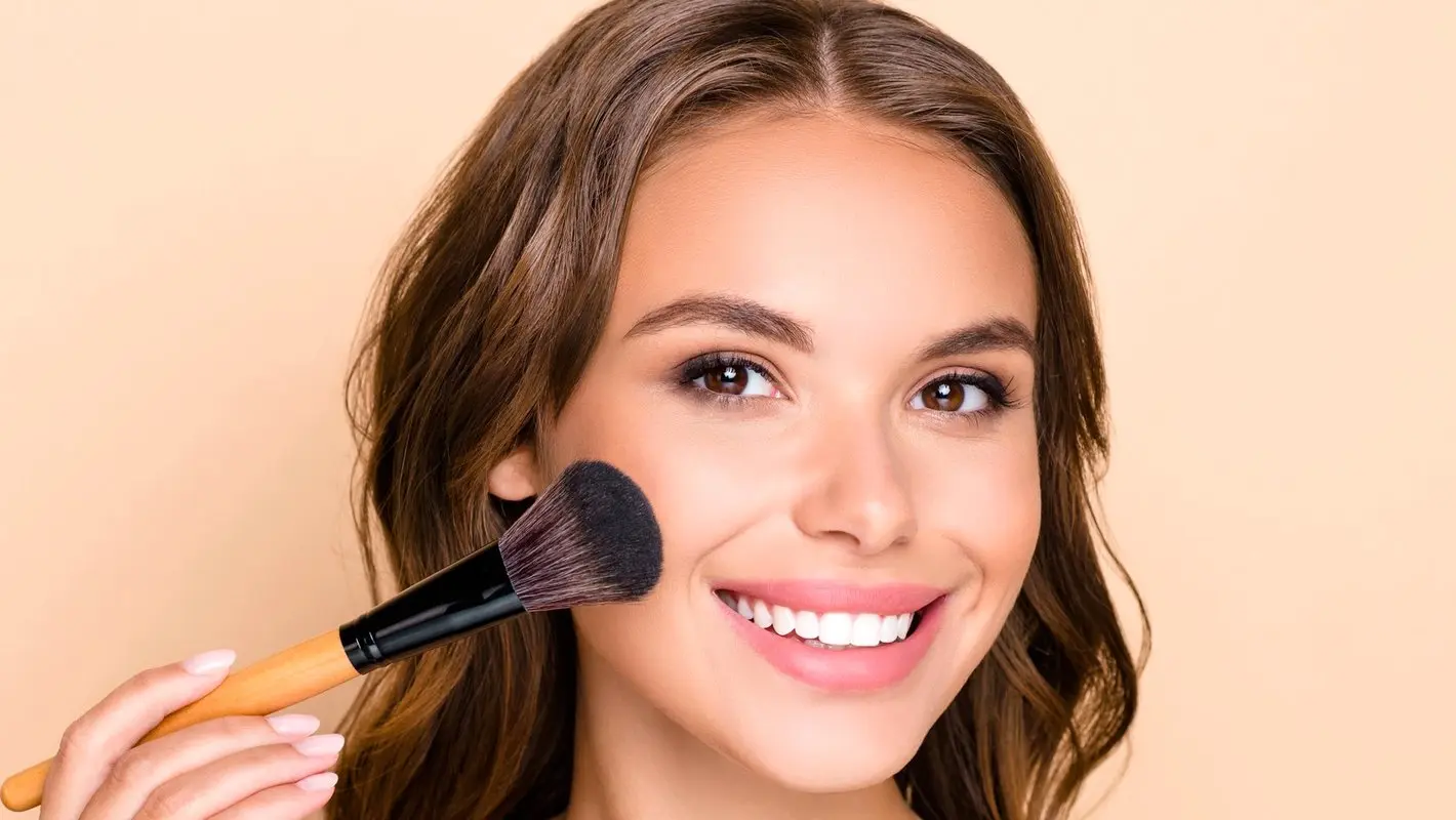 آموزش رژگونه زدن باتوجه به فرم صورت