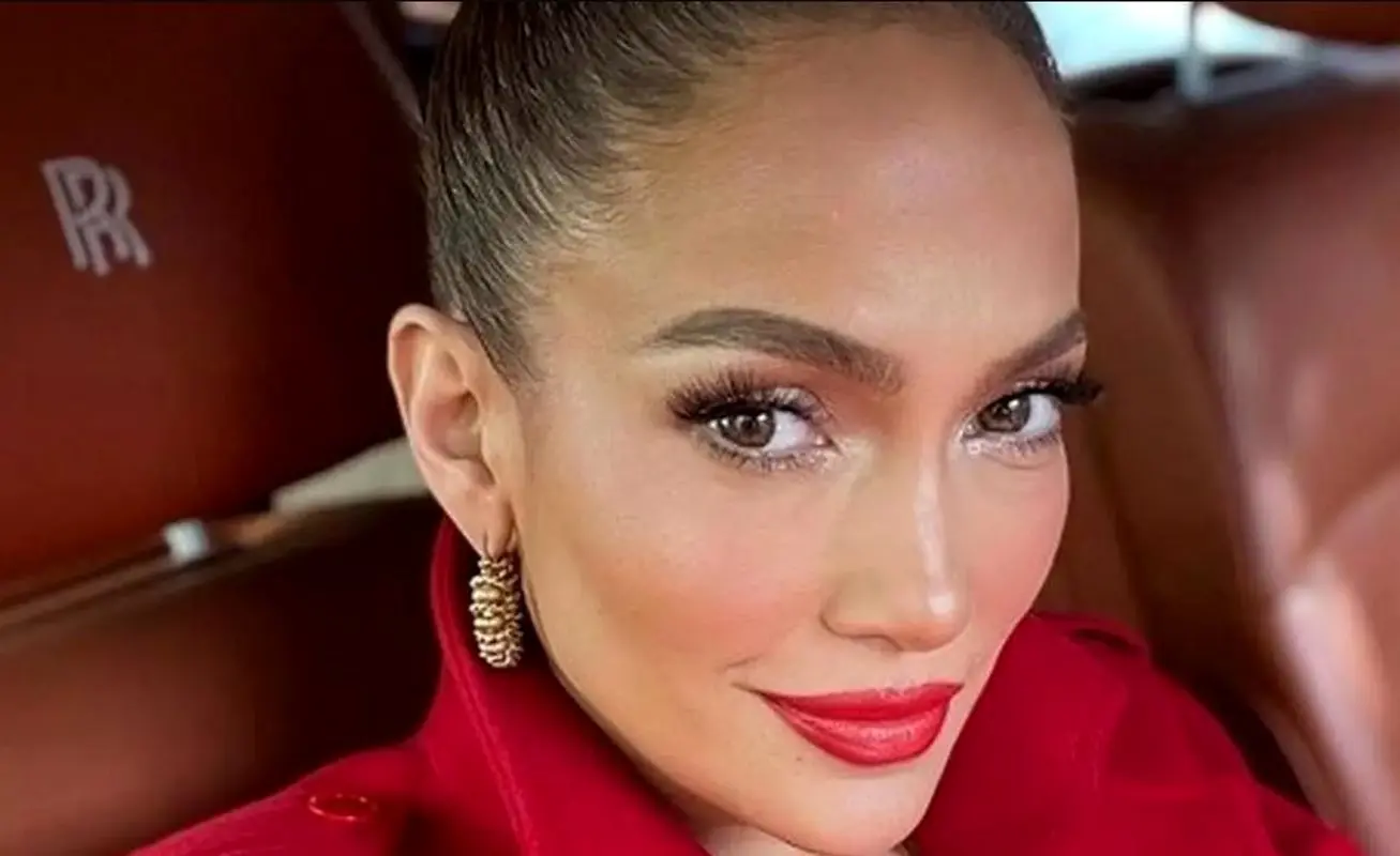 جنیفر لوپز ۵۴ ساله شد / لباس جشن تولد خواننده محبوب ترکاند + عکس