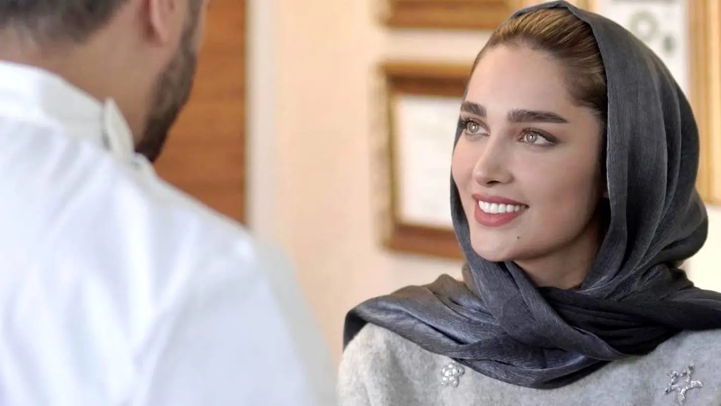 استایل نارنجی و سفید آناشید حسینی / استایل شیک بارداری خانم بلاگر + عکس