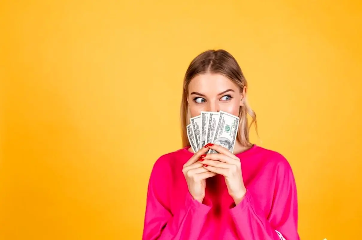 بدترین اشتباهاتی که در پول خرج کردن انجام می دهید/ حواستان باشد تا فقیر نشوید