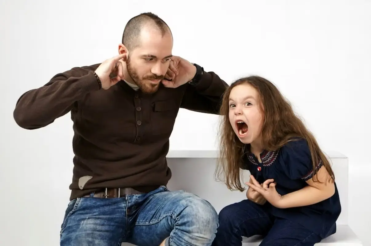 علل پرخاشگری کودکان چیست؟ ۹ راهکار برای درمان پرخاشگری کودکان