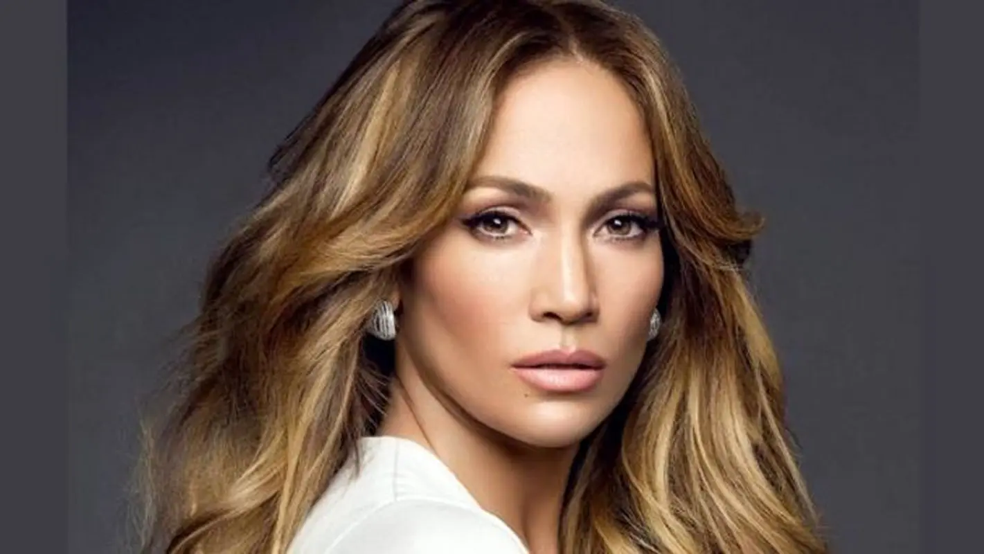 تیپ خاص و زیادی خوشرنگ جنیفر در عکس جدیدش / غوغای جی لو برای تولد همسر + عکس