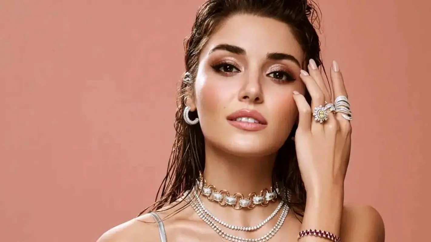 استایل حیرت انگیز هانده ارچل در اینستاگرام این بازیگر