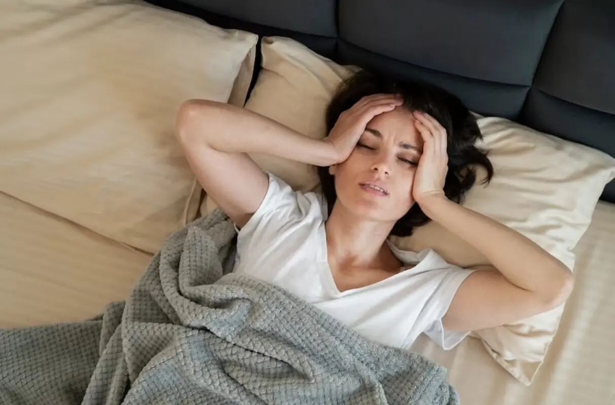 سندروم خستگی مزمن (CFS) چیست و چگونه درمان میشود؟