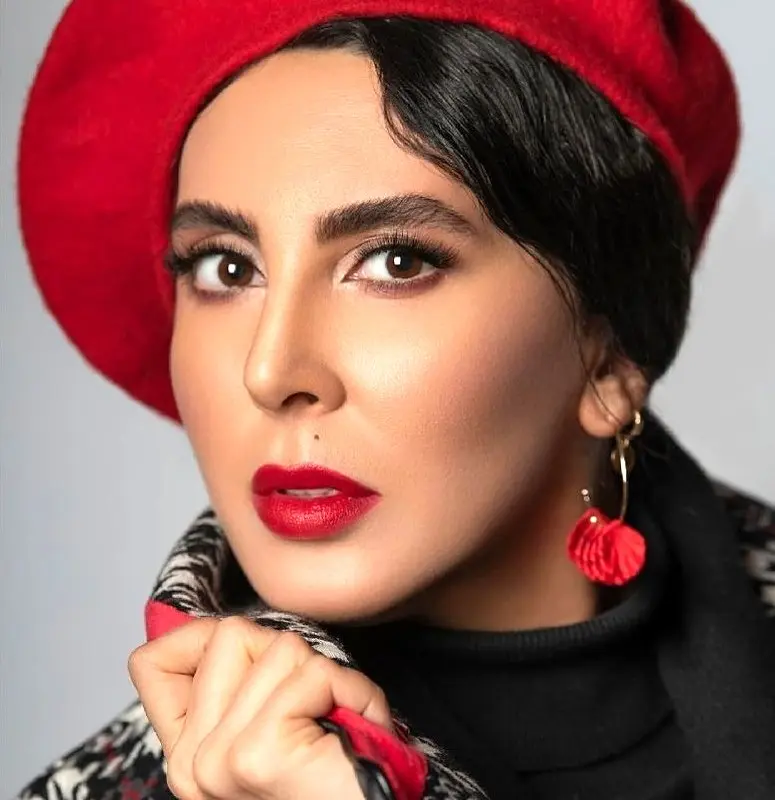 تیپ و استایل باورنکردنی خانم بازیگر پرحاشیه/لیلا بلوکات چادری شد!