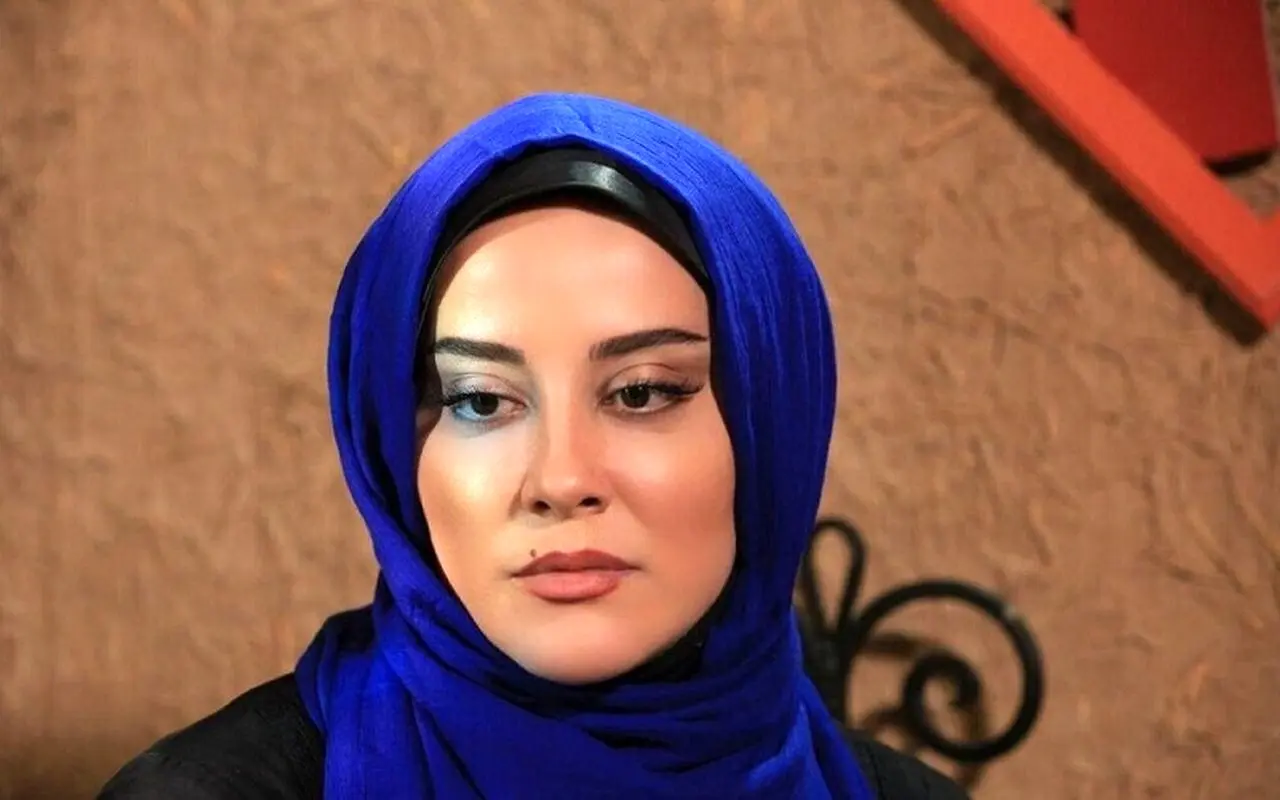 لباس شیک آشا محرابی در پدرخوانده ۲ / کلاه پاییزی خانم بازیگر + عکس