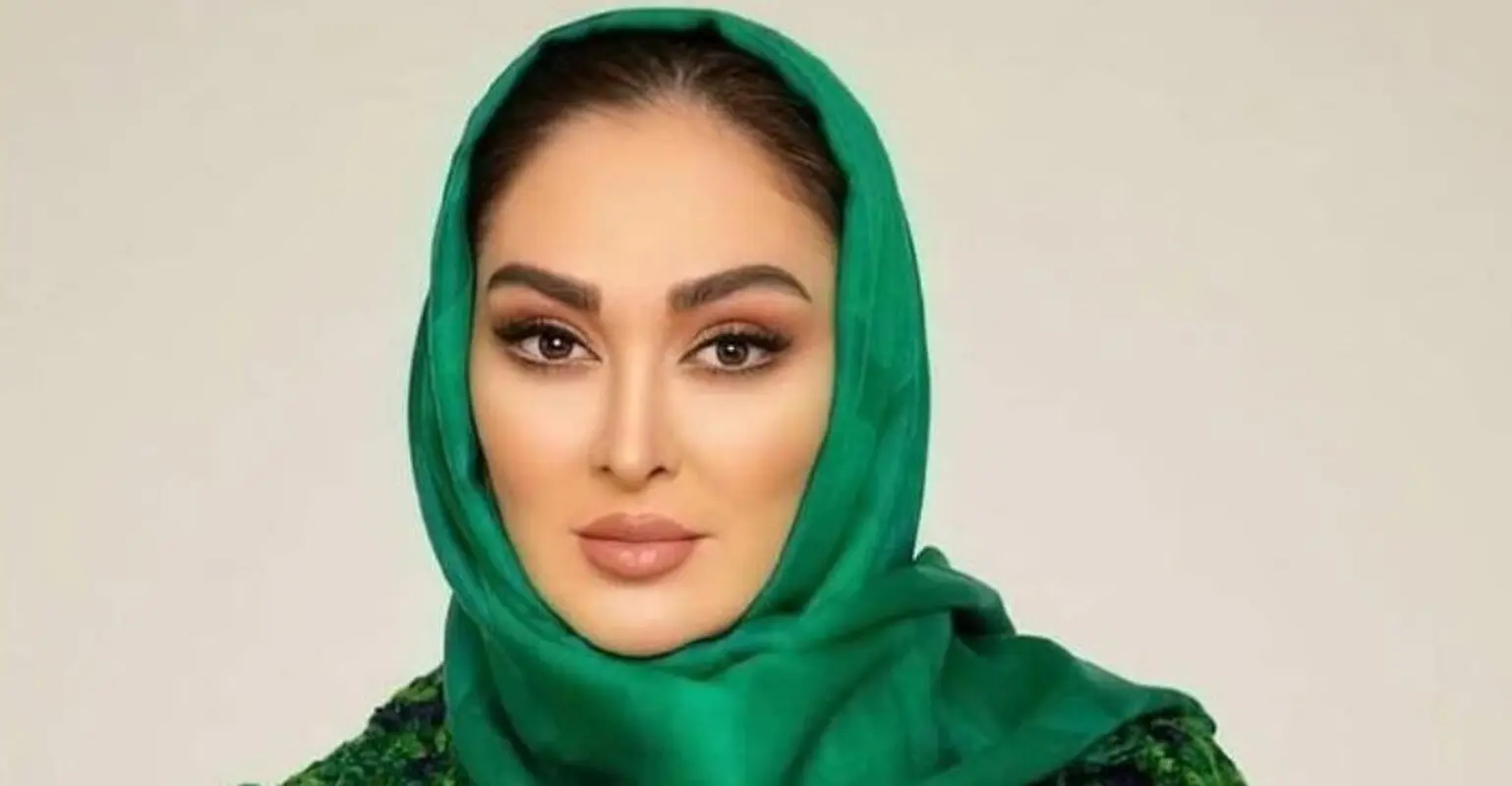 مانتوی طرح کاشی ایرانی الهام حمیدی ترکاند / هارمونی رنگ‌ استایل جدید خانم بازیگر + عکس