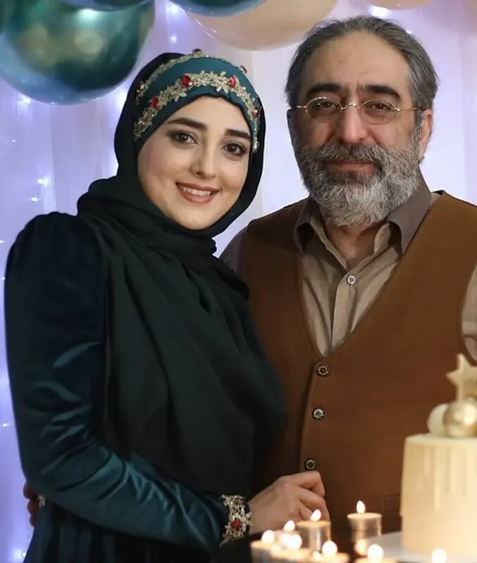 عکس عاشقانه دو مجری معروف تلویزیون کنار هم لو رفت!