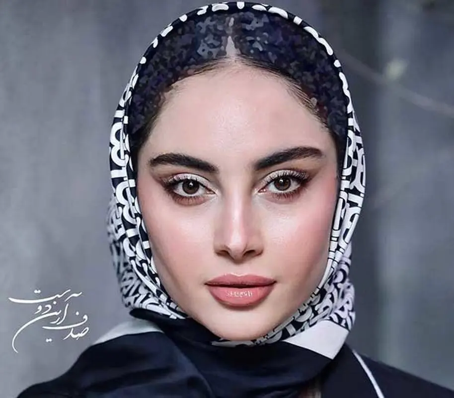 ژست عجیب و نامتعارف ترلان پروانه کنار ساحل حاشیه ساز شد! + عکس