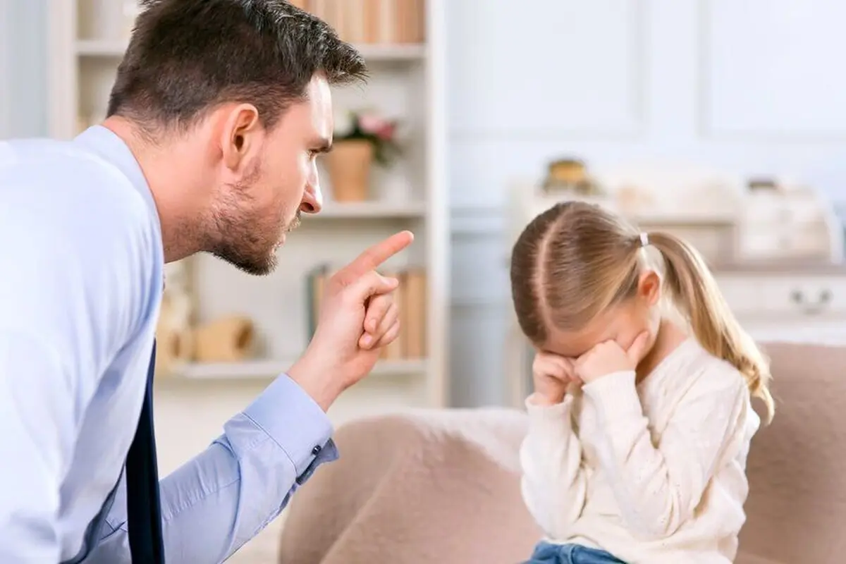 10 ویژگی آزاردهنده والدین سمی را بشناسید