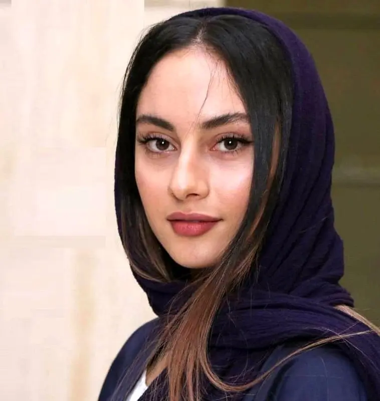 مادر ترلان پروانه از خودش جوانتر است!