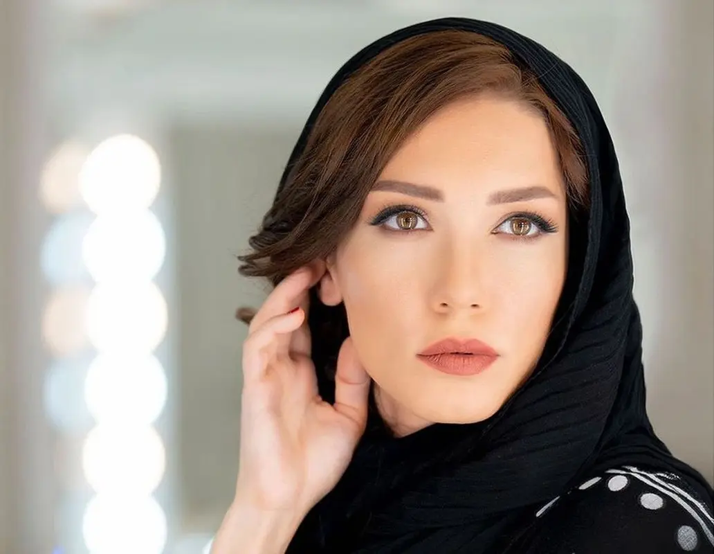 تیپ جذاب شهرزاد کمال زاده در جشن حافظ همه را مبهوت کرد