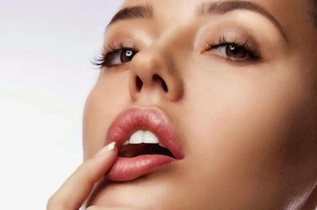 راز داشتن لب های زیبا و صورتی چیست؟ خانم ها بخوانند