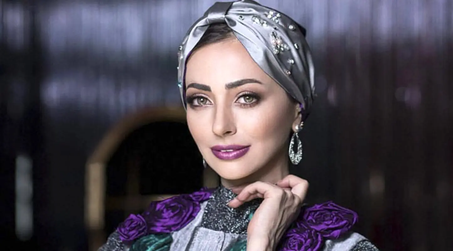عکس شکار شده نفیسه روشن در شمال / لباس رنگی بازیگر پرحاشیه + عکس