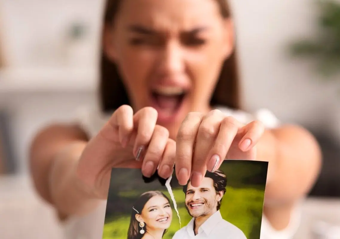 عجیب ترین دلایلی که مردم برای طلاق از همسران خود داشتند!