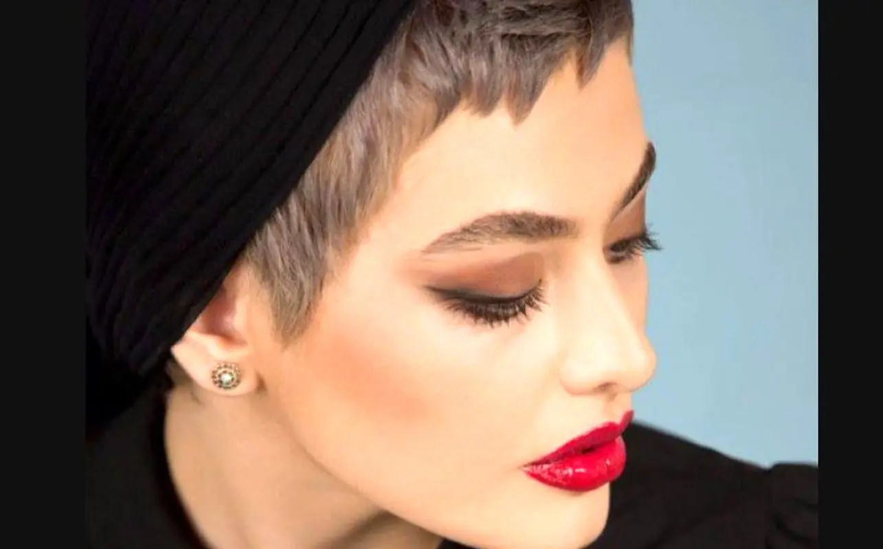 ریحانه پارسا و مادرش در خیابان‌های ترکیه / جوانی مادر خانم بازیگر سوژه شد + عکس