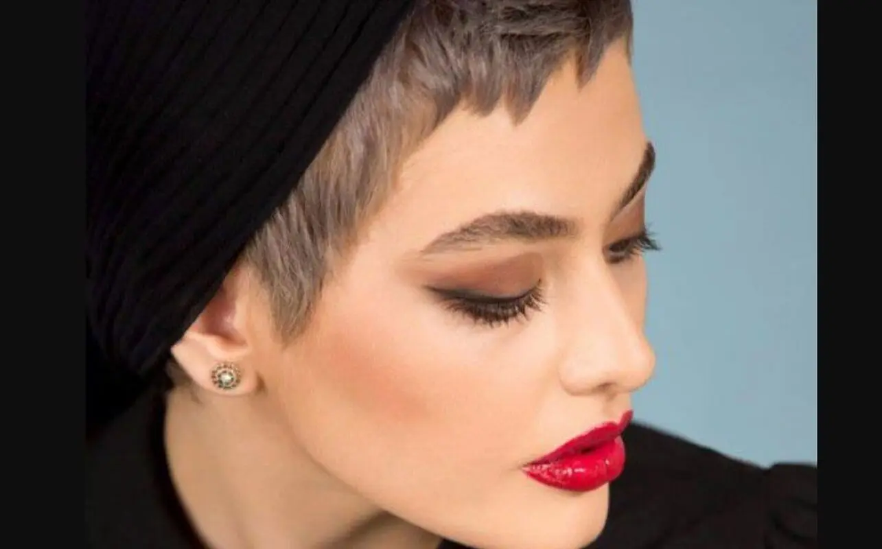 ریحانه پارسا و مادرش در خیابان‌های ترکیه / جوانی مادر خانم بازیگر سوژه شد + عکس