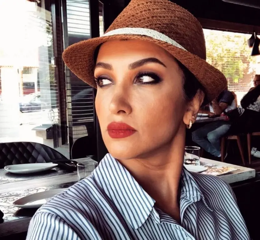 روناک یونسی چهره بدون آرایش خود را منتشر کرد