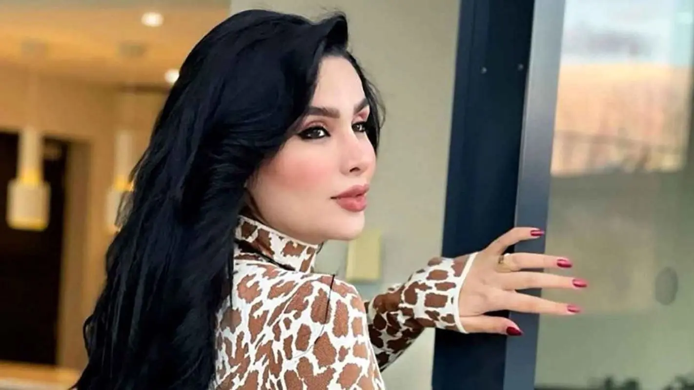 دنیا جهانبخت در تولد 34 سالگی‌اش / لباس و کیک خاص تولد خانم لاکچری! + عکس