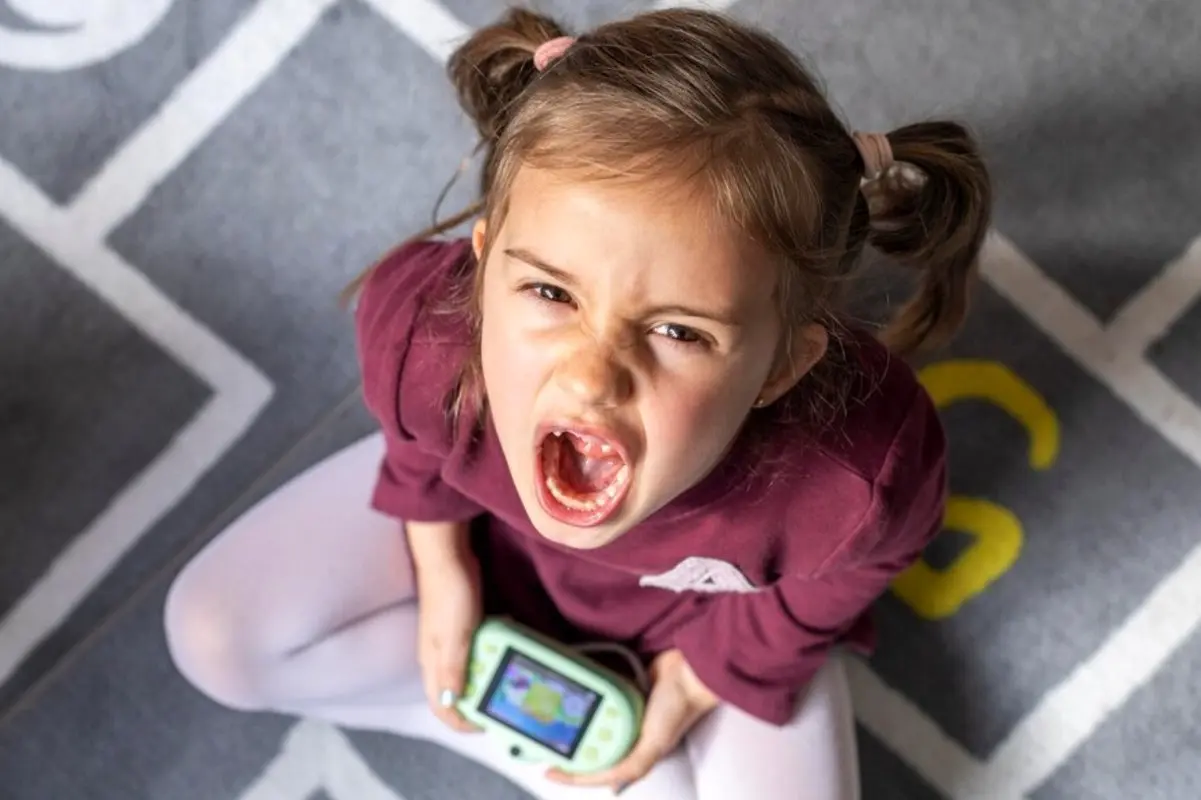 عواقب و عوارض درمان نکردن کودک بیش فعال