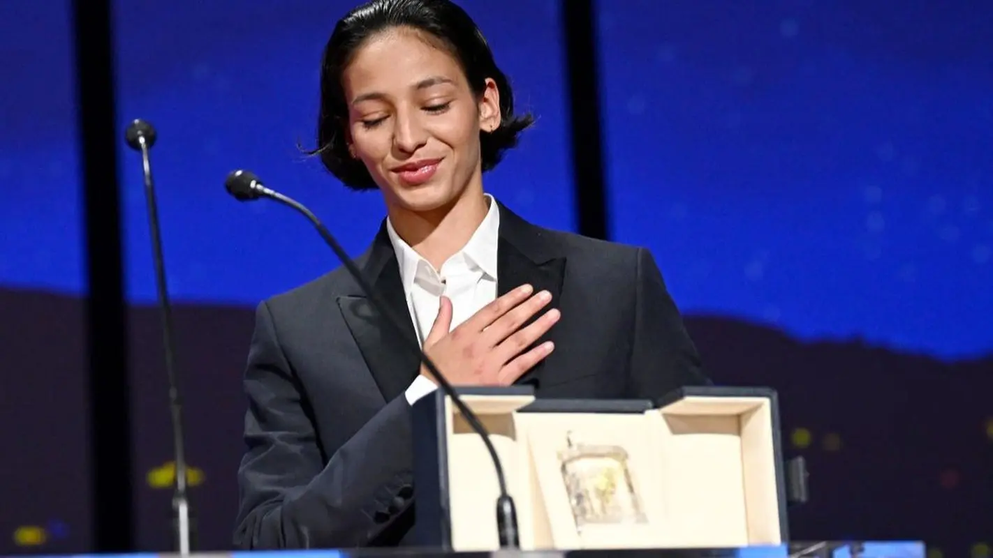 بیوگرافی دختری که پریناز ایزدیار را شکست داد!