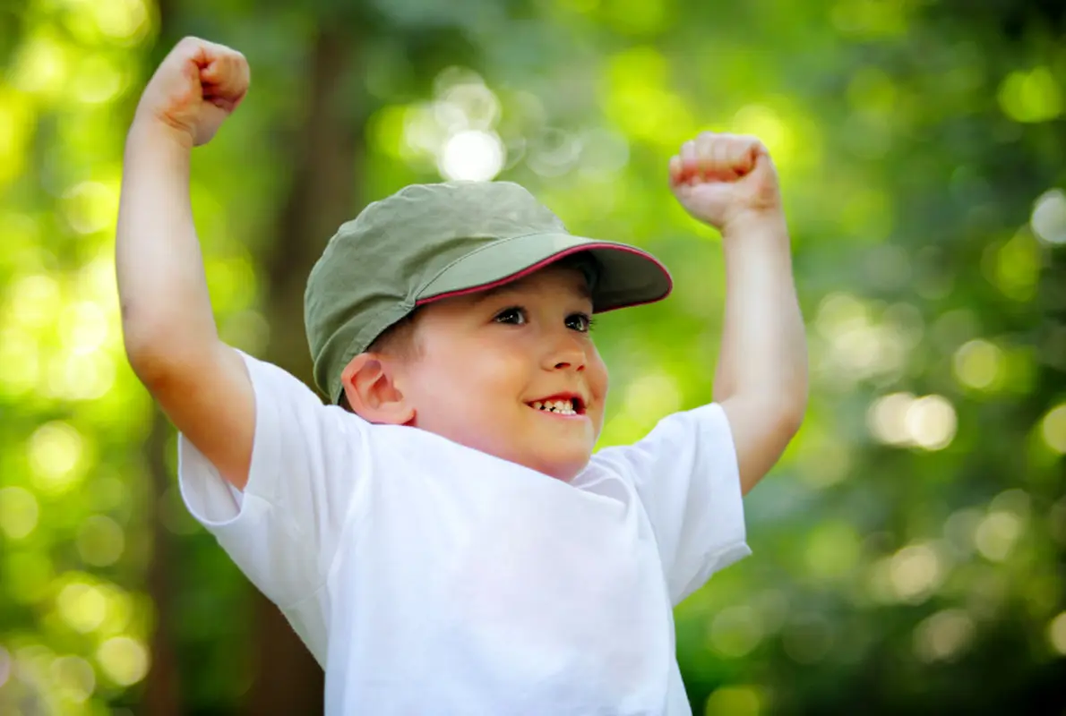 افزایش اعتماد به نفس کودکان، بچه ها را تشویق کنید