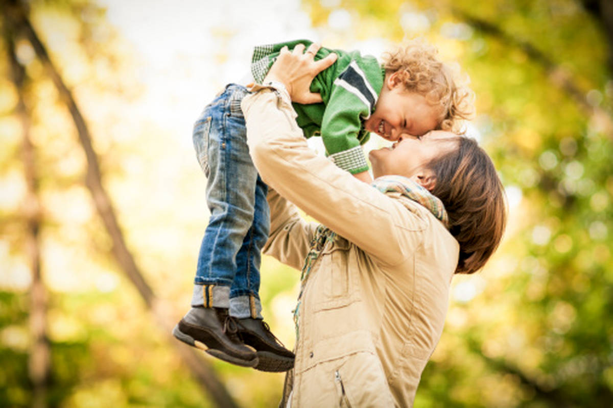 چگونه کودکی شاد داشته باشیم؟