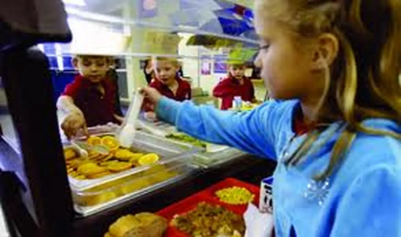 تغذیه کودکان دبستانی، والدین مراقب باشید!