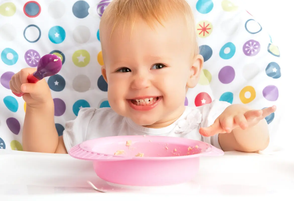 غذا دادن به نوزاد، طریقه صحیح