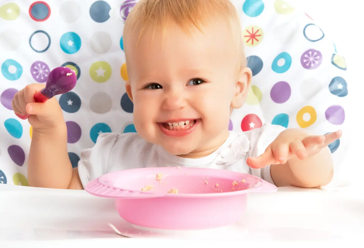 غذا دادن به نوزاد، طریقه صحیح
