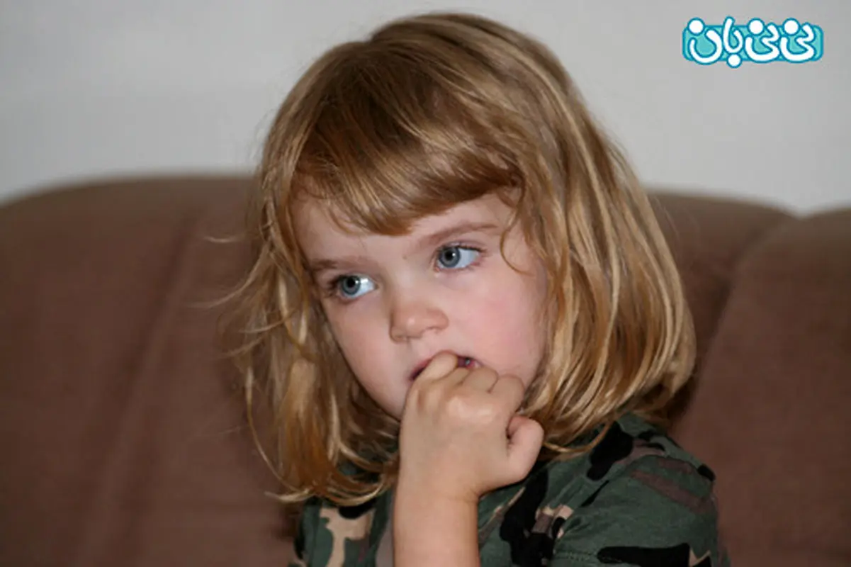 ناخن جویدن در کودکان، دلایل ایجاد این عادت!