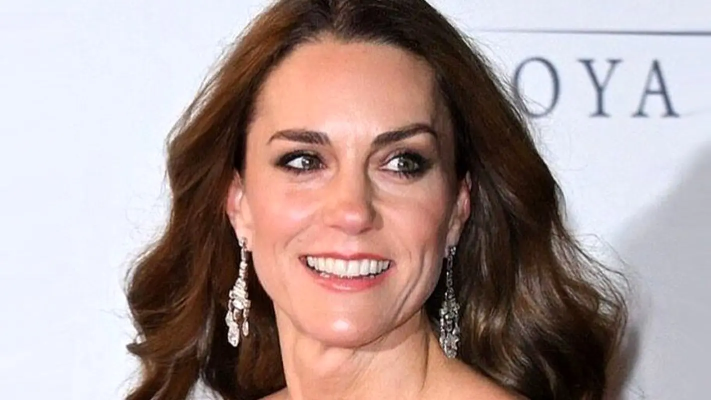 وقتی کیت میدلتون ملکه بودن را تمرین می کند (تصاویر)