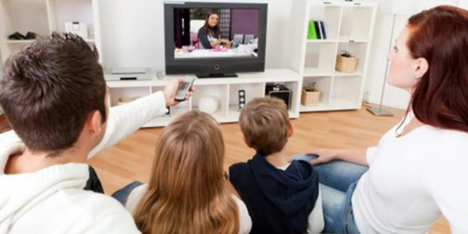 مضرات تماشای تلویزیون برای کودکان، هشدار!