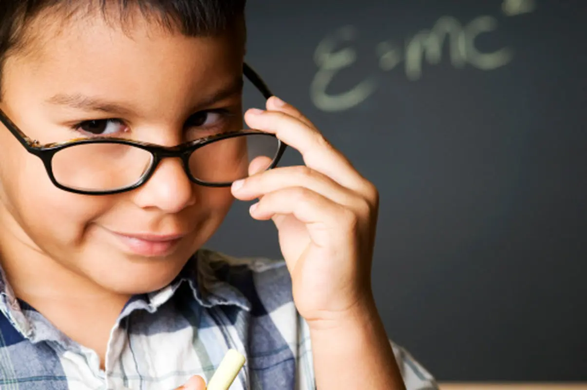 برخورد با كودكان تيزهوش، تیزهوشان چه ویژگی هایی دارند؟