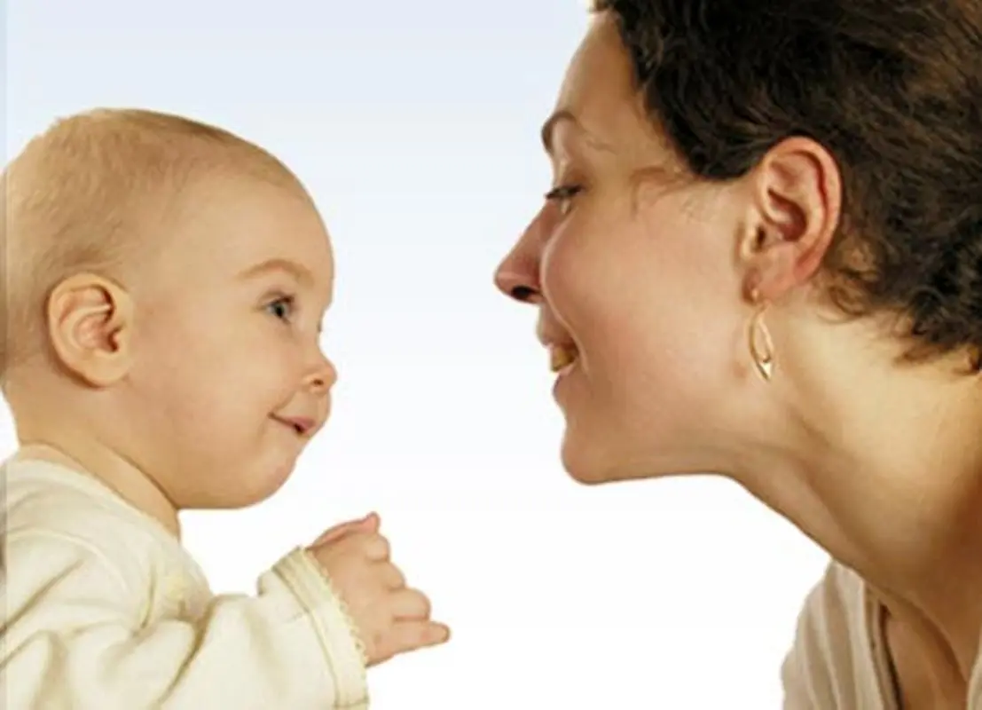 قدرت تکلم در کودکان، جنین چه صداهایی را می شنود؟