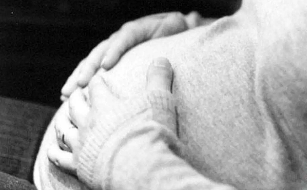 اضافه وزن مادر در بارداری، بچه را خنگ می‌کند؟