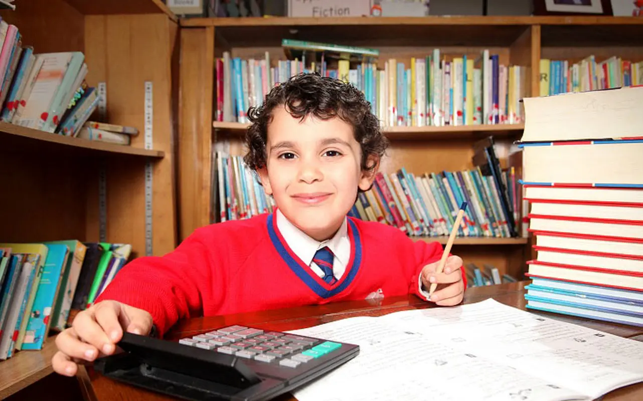 خلاقیت در کودکان دبستانی،‌ نقش معلم‌ها