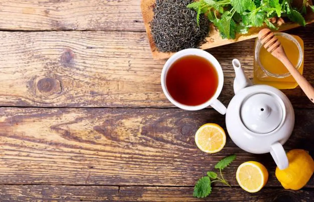 پاسخ به یک باور قدیمی/ آیا مخلوط کردن عسل و چای باعث تولید سم می‌شود؟

