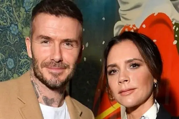 ویکتوریا بکام برای یک عروسی چه لباسی انتخاب کرد / استایل دخترش و همچنین عروس و داماد را ببینید (تصاویر)