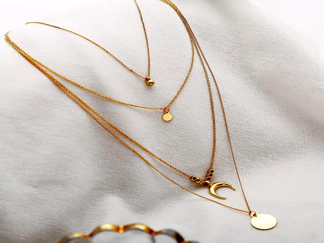 چگونه گردنبند طلای مناسب استایل خود را انتخاب کنیم؟