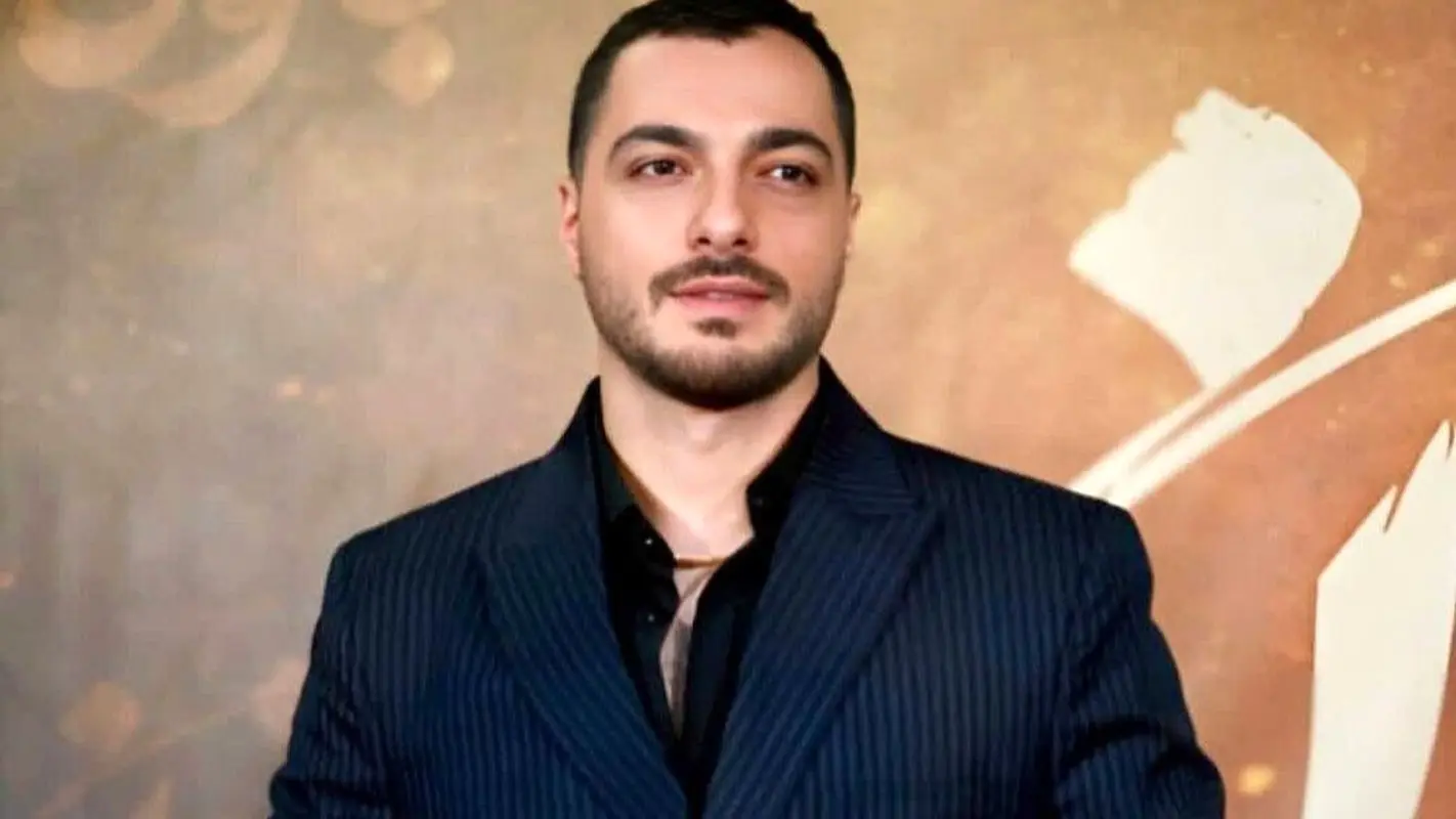 عکس وایرال شده سجاد بابایی کنار کراش دخترهای شمال!