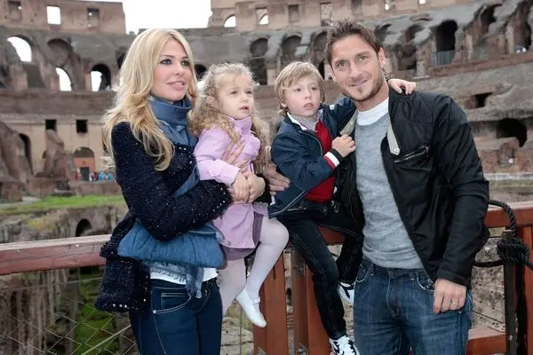 افشاگری تازه / فوتبالیست محبوب بعد از خیانت همسرش افسرده شد