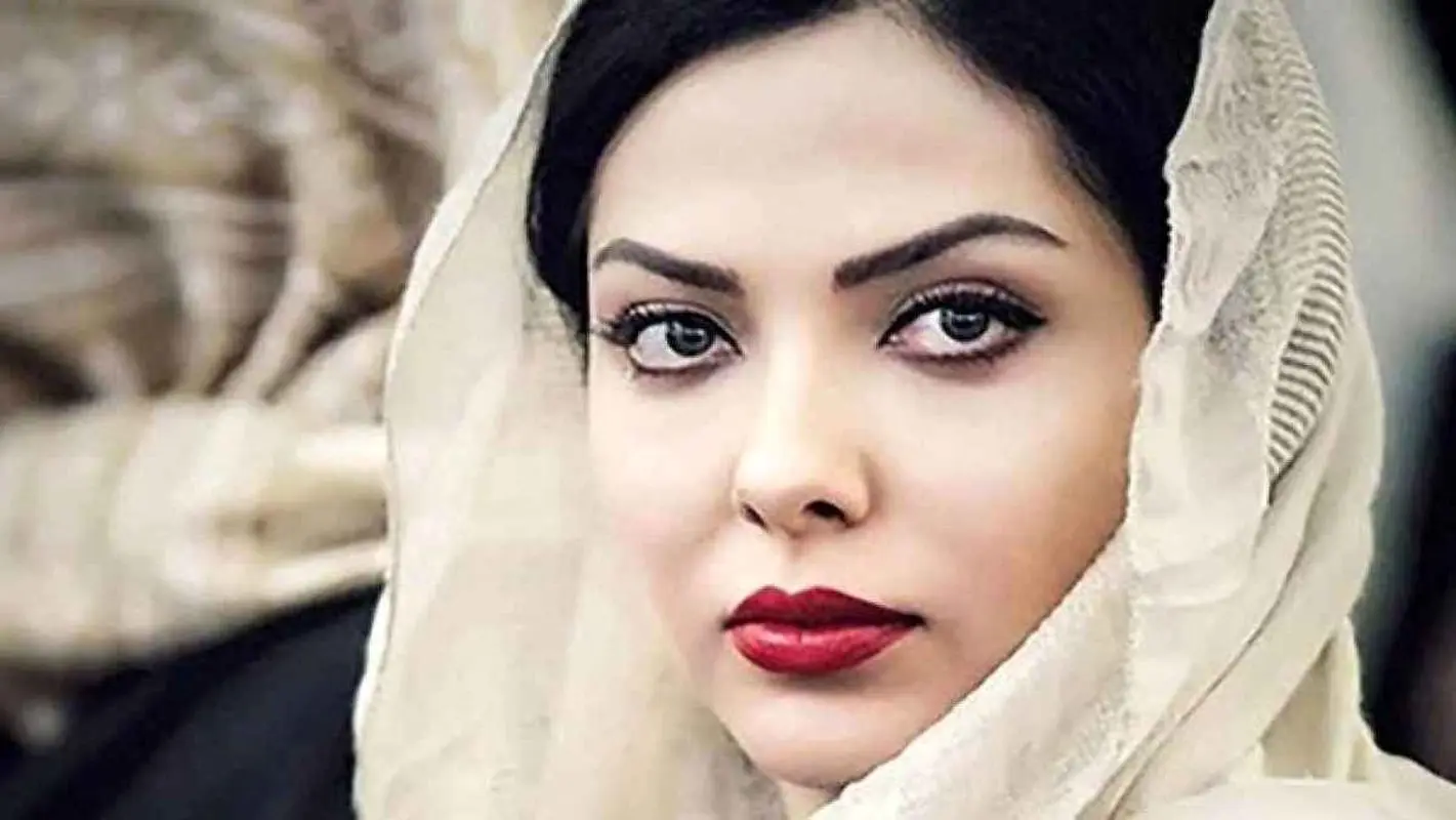 چرا داشتن دختری با چشمان رنگی آرزوی لیلا اوتادی است + عکس کودکی