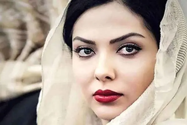 چرا داشتن دختری با چشمان رنگی آرزوی لیلا اوتادی است + عکس کودکی