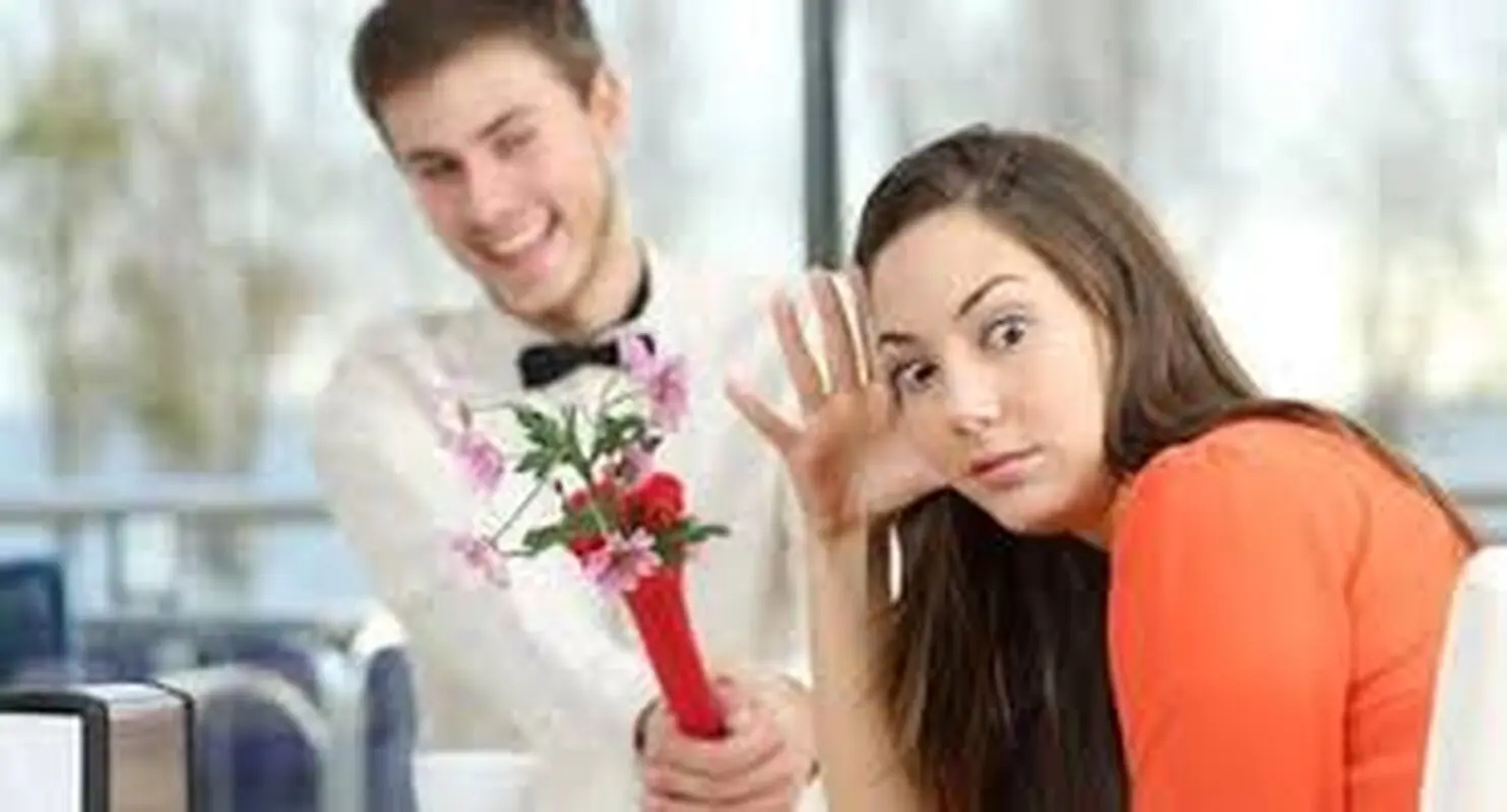قرار عاشقانه دارید؟ این لباس‌ها را هرگز نپوشید! 
