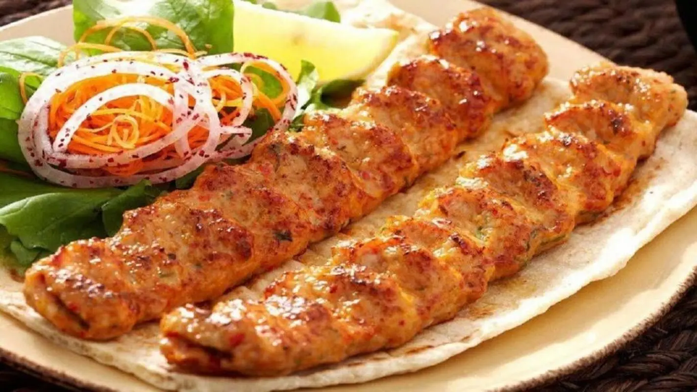 طرز تهیه کباب کوبیده مرغ خوشمزه و آبدار
