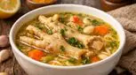 طرز تهیه سوپ پای مرغ؛ دستور کامل یک سوپ ارزان و مقوی برای تقویت بدن و درمان سرماخوردگی