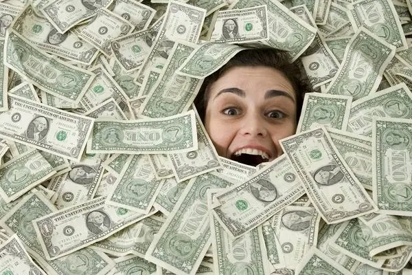 کدام فوتبالیست ها از راه درآمد پول پارو کردند؟ +(رکوردزنان سال 2025)