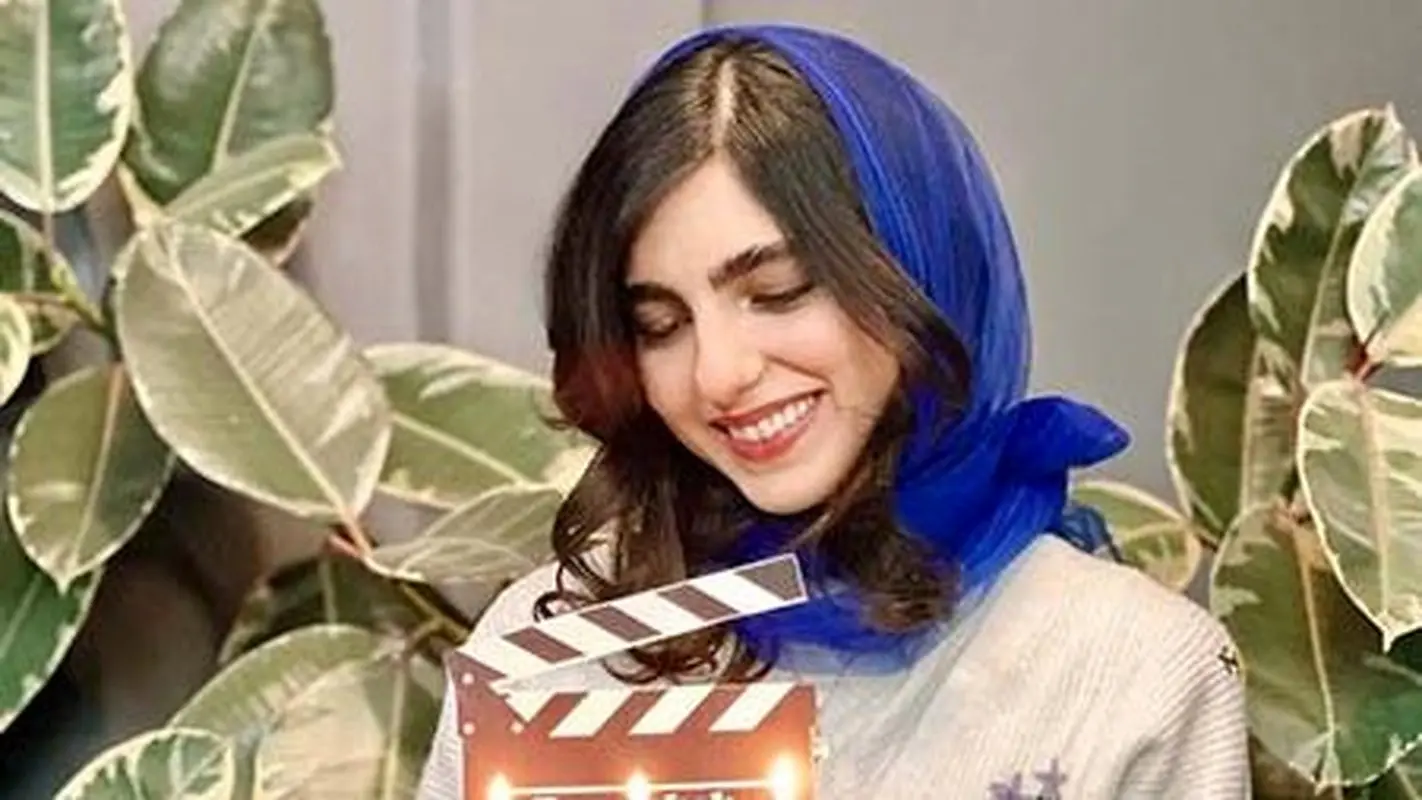 این دختر ، کشته و مرده هوتن شکیباست ! + عکس و زندگی شخصی بنفشه خانم 