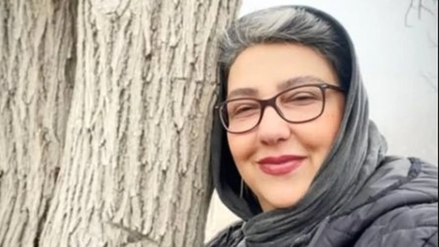 تلخ ترین عکس از خانم بازیگر ایرانی قبل از فوت مادرش / معصومه یک شبه پیر شد !